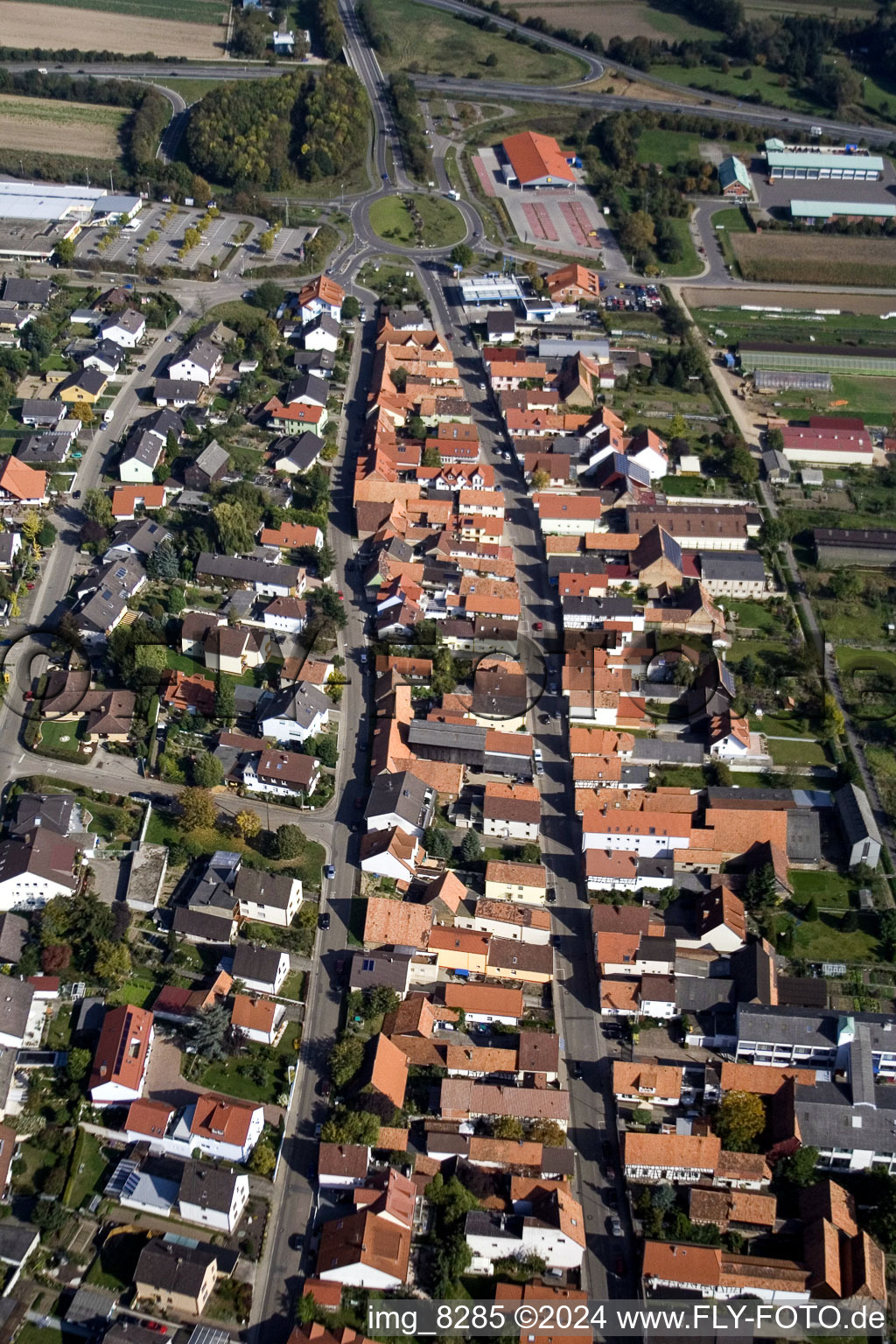 Rheinstraße à Kandel dans le département Rhénanie-Palatinat, Allemagne depuis l'avion