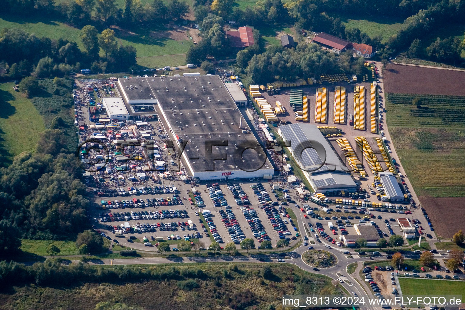 Vue aérienne de Marché réel à Rohrbach dans le département Rhénanie-Palatinat, Allemagne