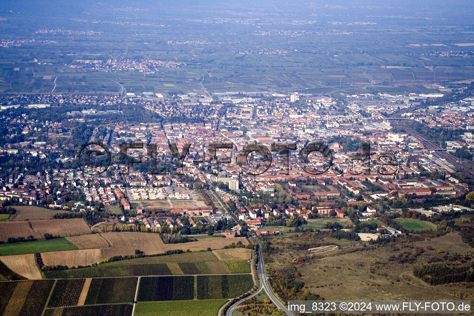 Vue aérienne de Du sud à Landau in der Pfalz dans le département Rhénanie-Palatinat, Allemagne