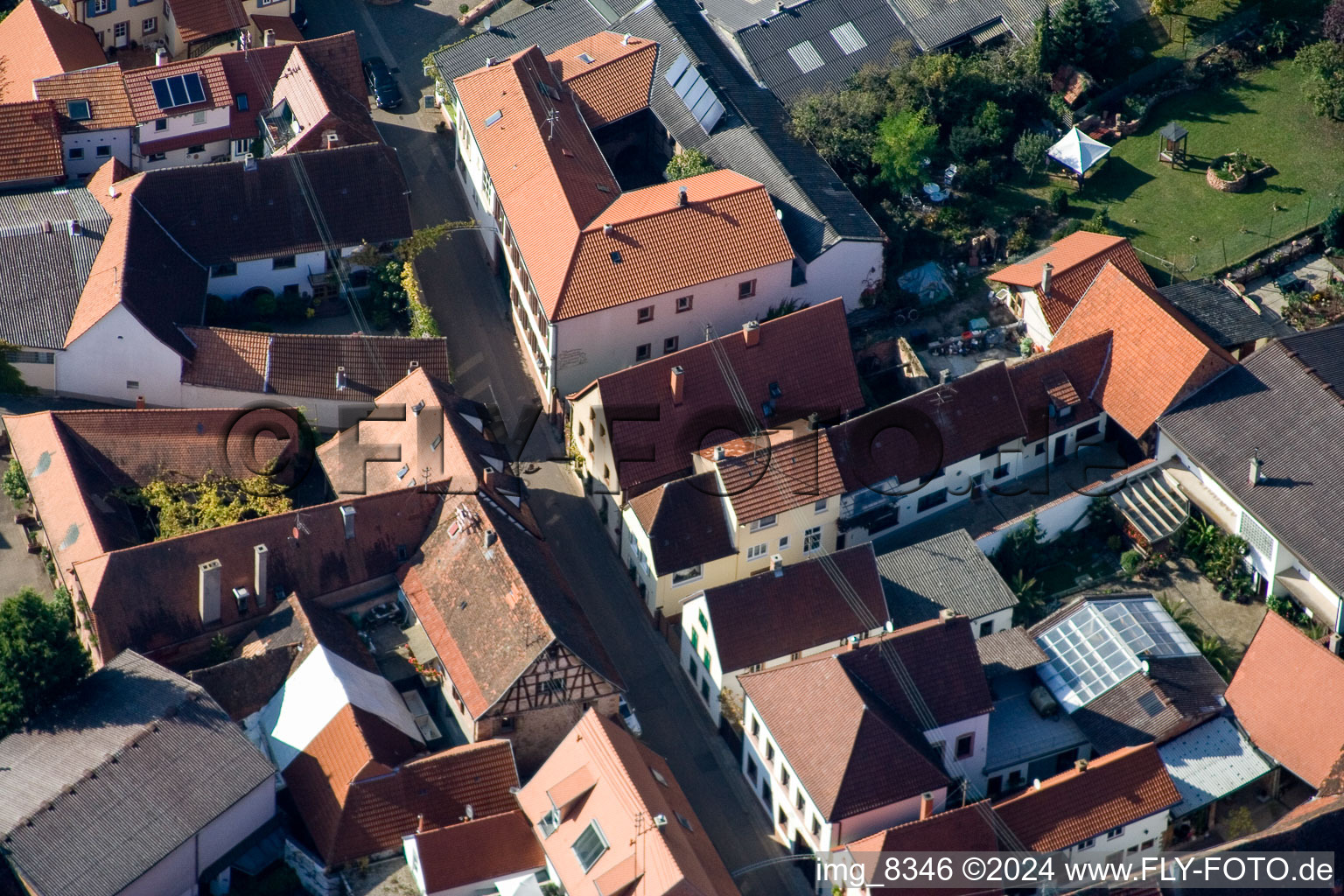 Vue oblique de Birkweiler dans le département Rhénanie-Palatinat, Allemagne