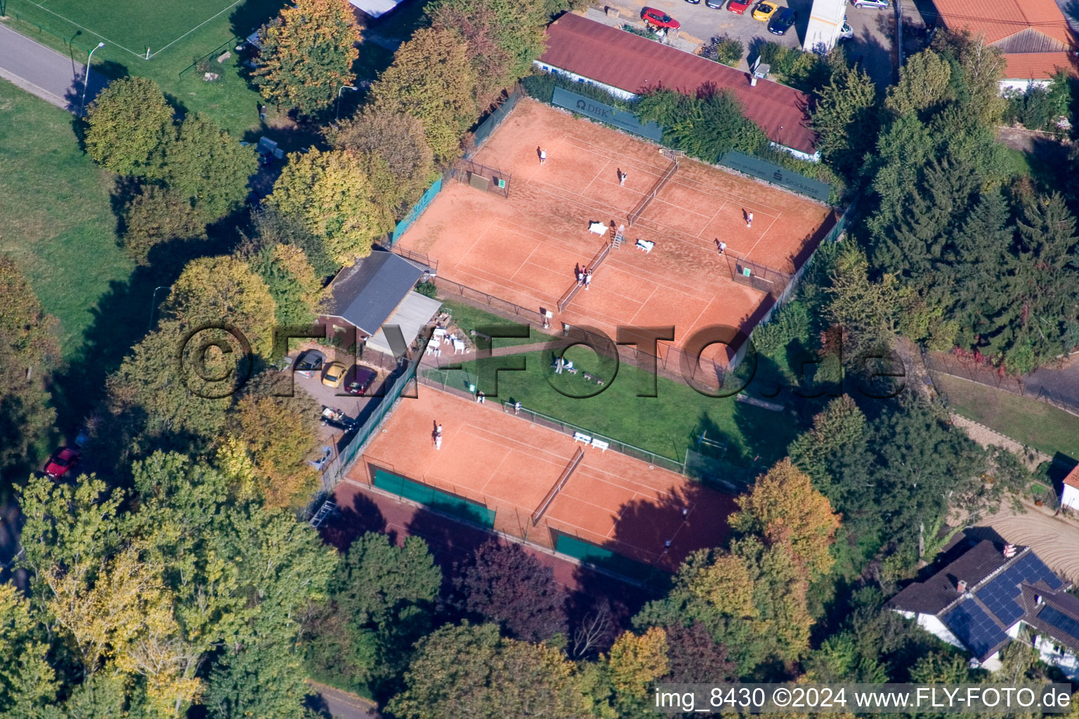 Vue aérienne de Club de tennis à le quartier Mörzheim in Landau in der Pfalz dans le département Rhénanie-Palatinat, Allemagne