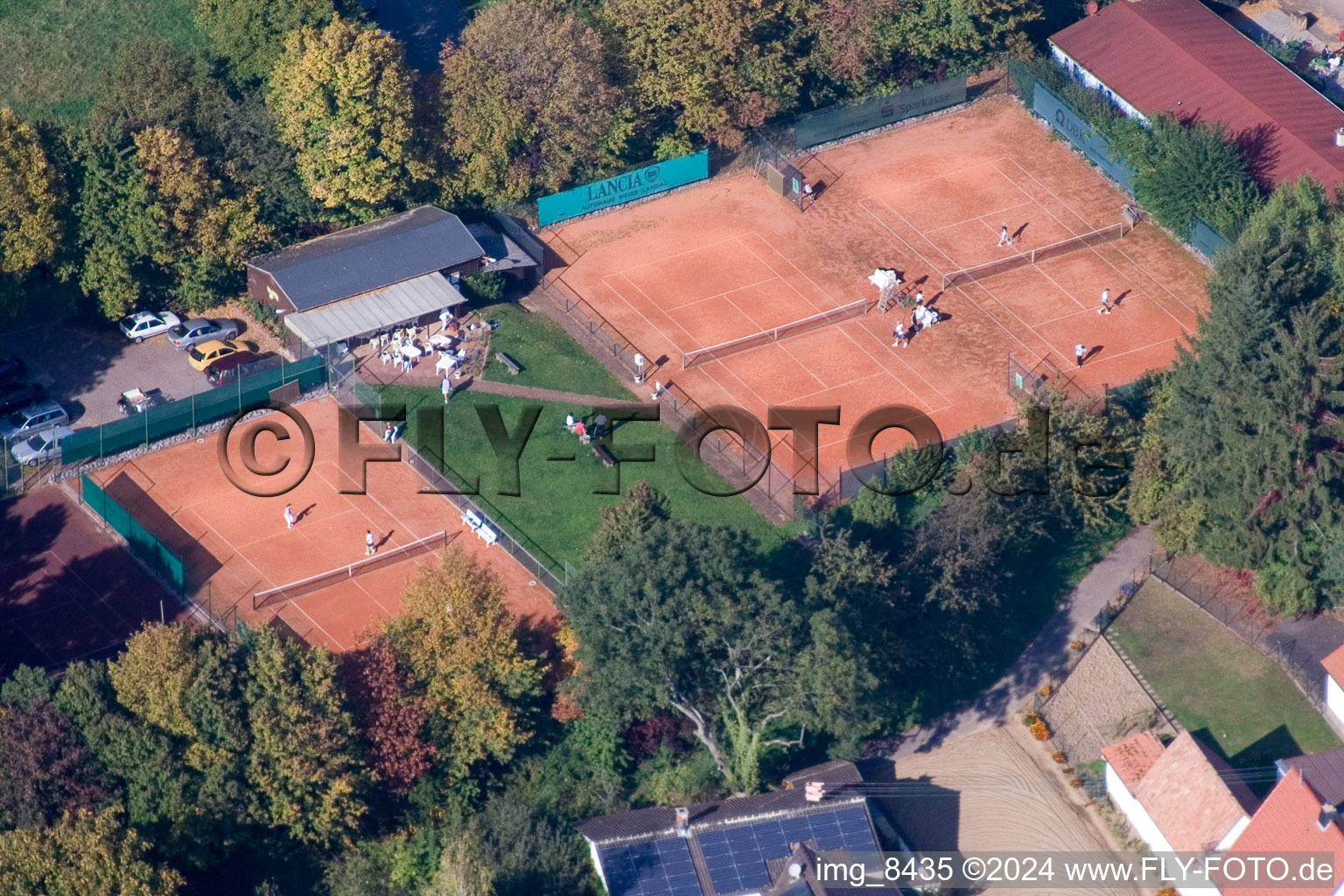 Vue aérienne de Club de tennis à le quartier Mörzheim in Landau in der Pfalz dans le département Rhénanie-Palatinat, Allemagne