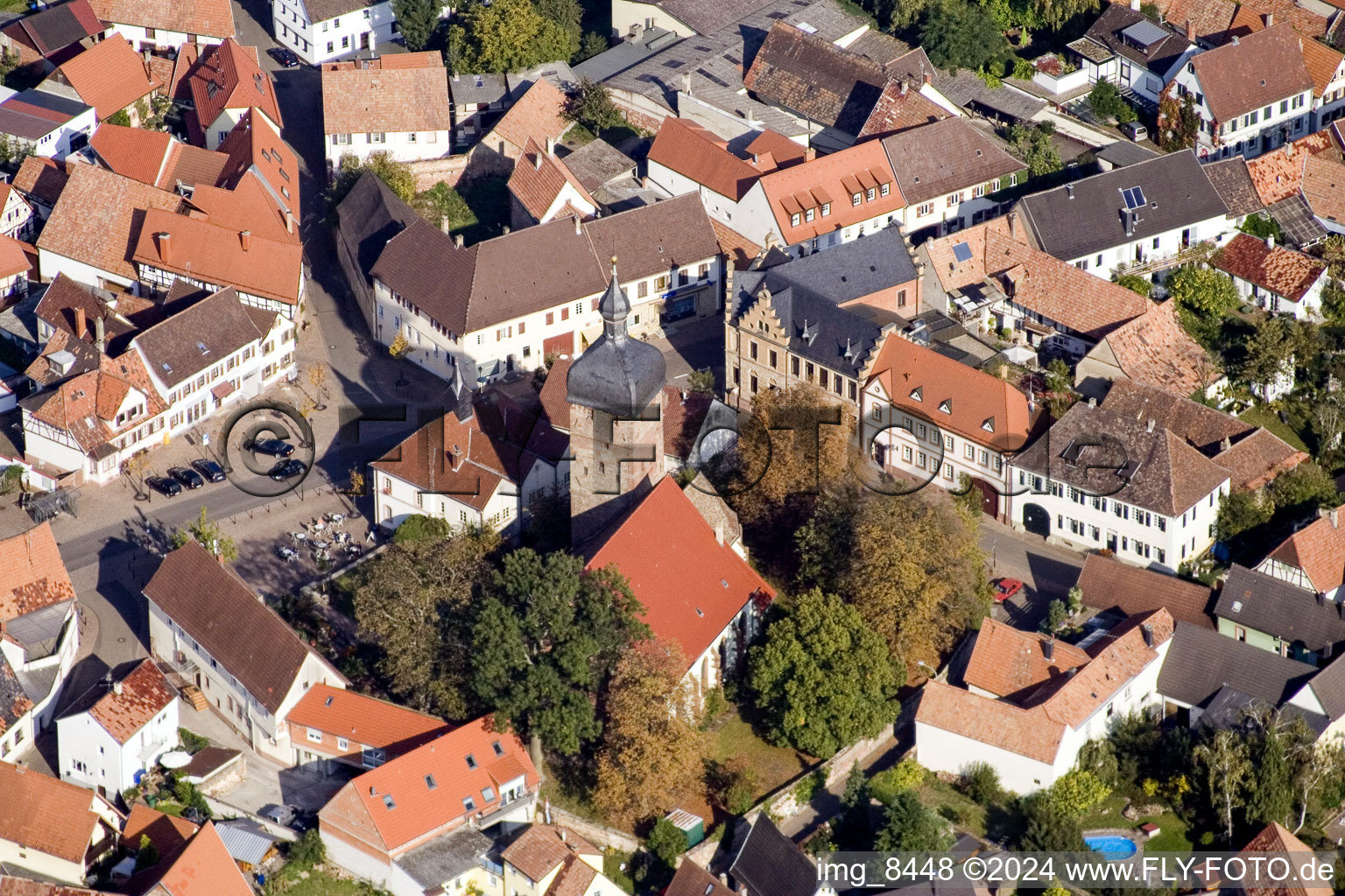 Vue oblique de Vue des rues et des maisons des quartiers résidentiels à le quartier Billigheim in Billigheim-Ingenheim dans le département Rhénanie-Palatinat, Allemagne