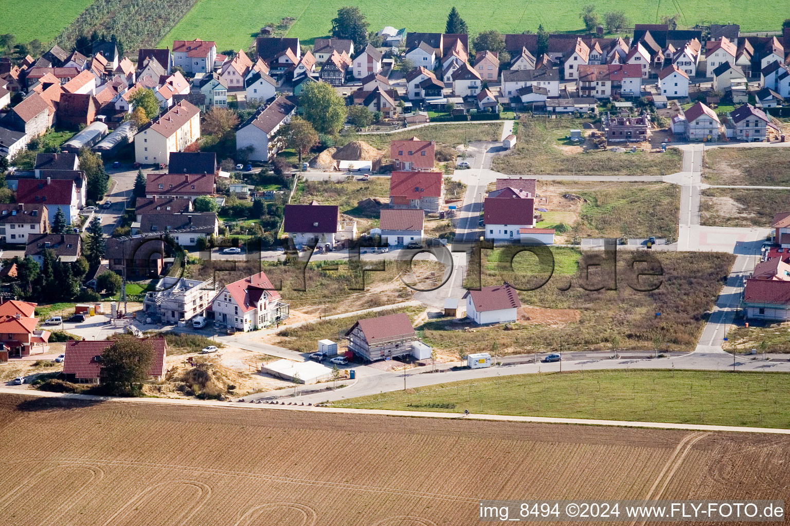 Nouvelle zone de développement sur le Höhenweg à Kandel dans le département Rhénanie-Palatinat, Allemagne du point de vue du drone