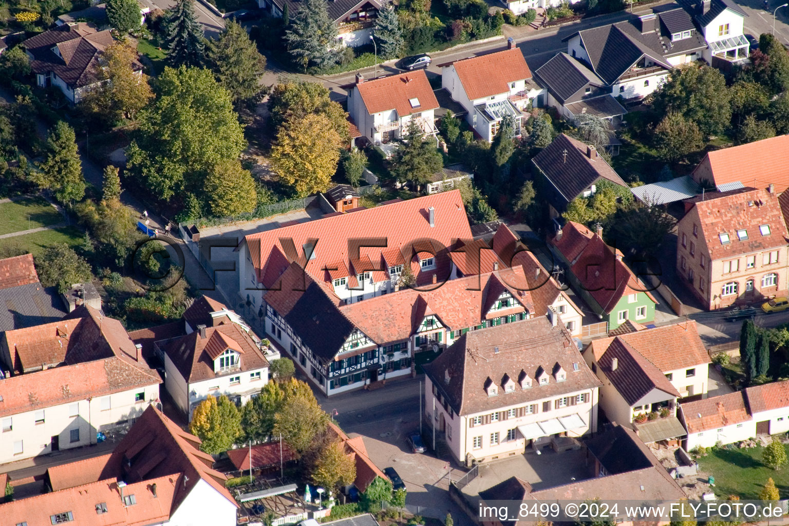 Vue aérienne de Hôtel Bahnhofstrasse Zum Rössl à Kandel dans le département Rhénanie-Palatinat, Allemagne