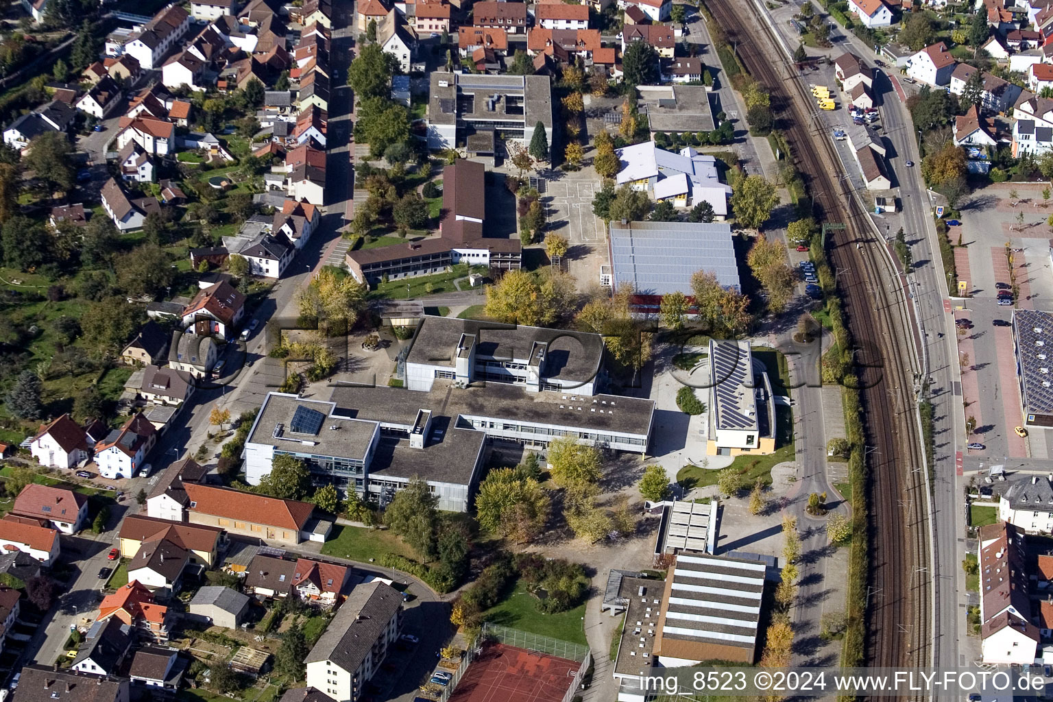 Photographie aérienne de Ludwig-Marum-Gymnasium Pfinztal à le quartier Berghausen in Pfinztal dans le département Bade-Wurtemberg, Allemagne