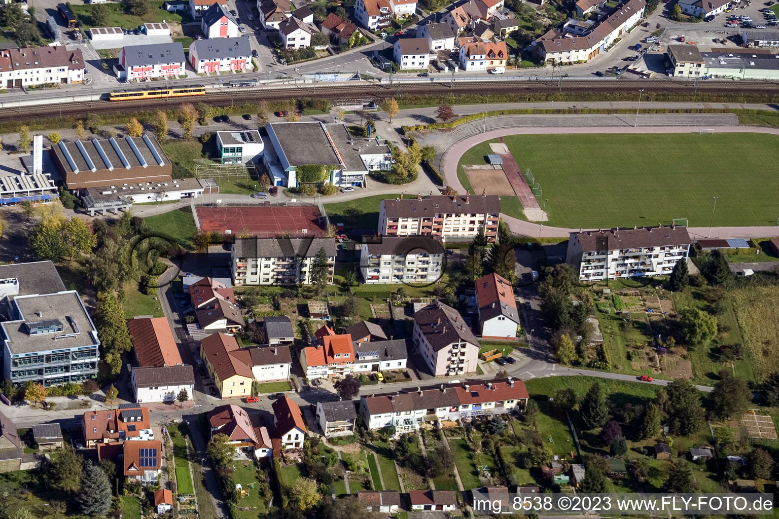 Enregistrement par drone de Ludwig-Marum-Gymnasium Pfinztal à le quartier Berghausen in Pfinztal dans le département Bade-Wurtemberg, Allemagne