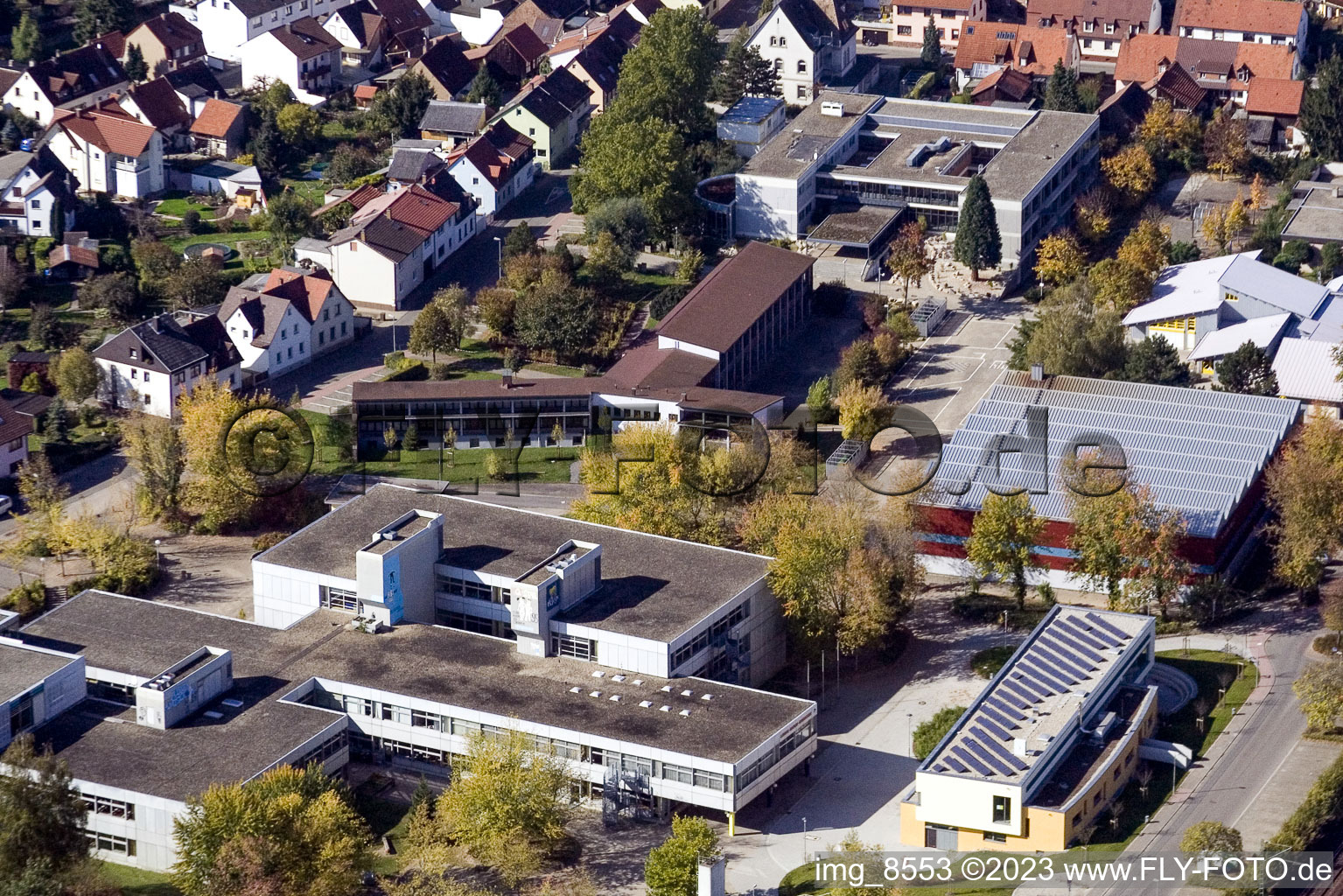 Photographie aérienne de Ludwig-Marum-Gymnasium Pfinztal à le quartier Berghausen in Pfinztal dans le département Bade-Wurtemberg, Allemagne