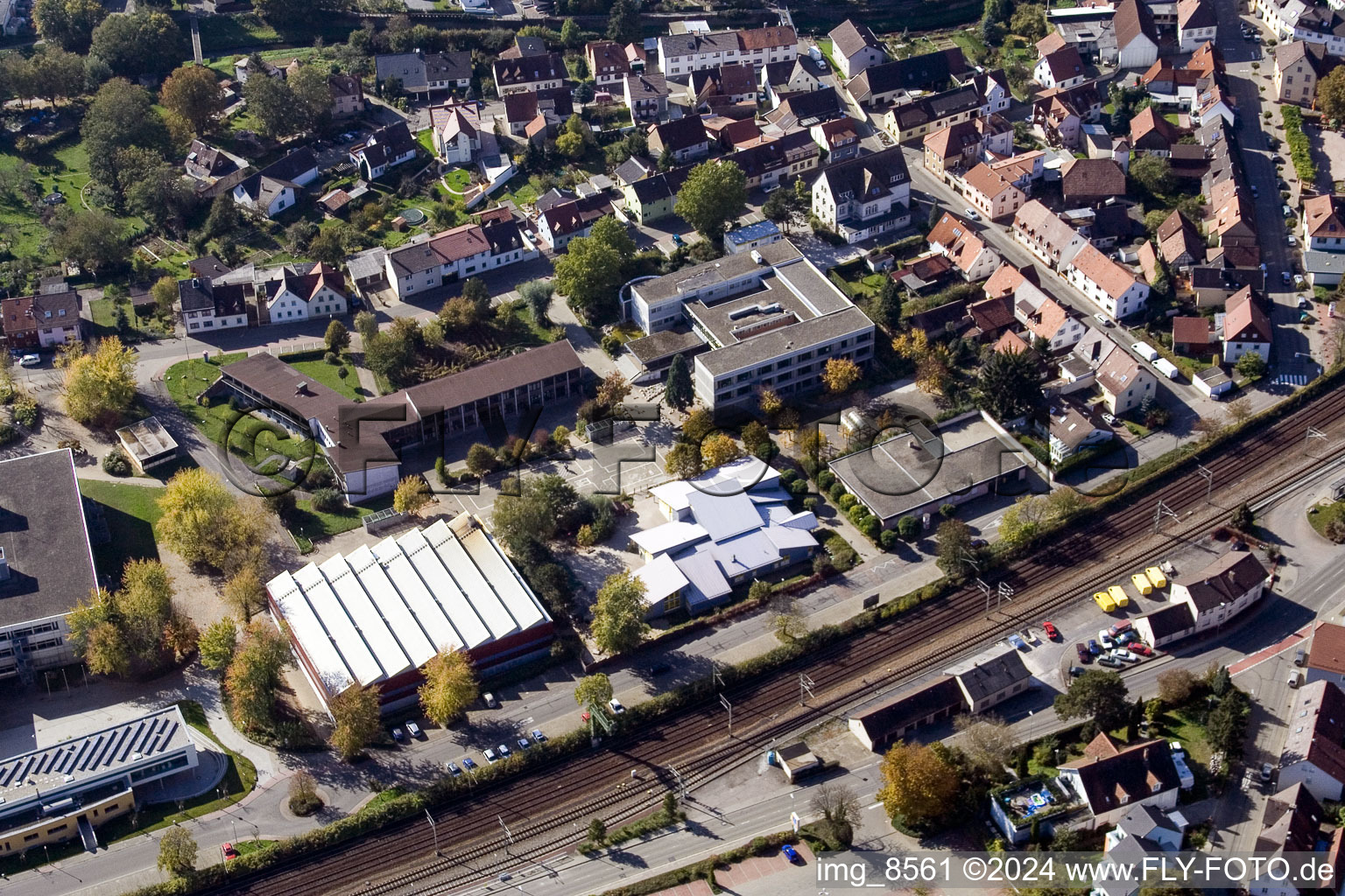 Ludwig-Marum-Gymnasium Pfinztal à le quartier Berghausen in Pfinztal dans le département Bade-Wurtemberg, Allemagne hors des airs