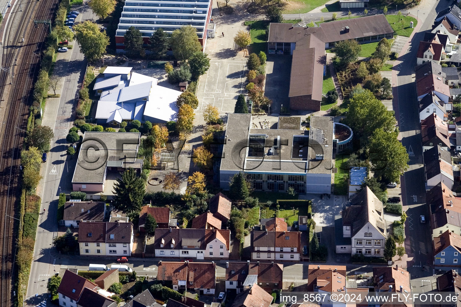 Vue aérienne de Au stade à le quartier Berghausen in Pfinztal dans le département Bade-Wurtemberg, Allemagne