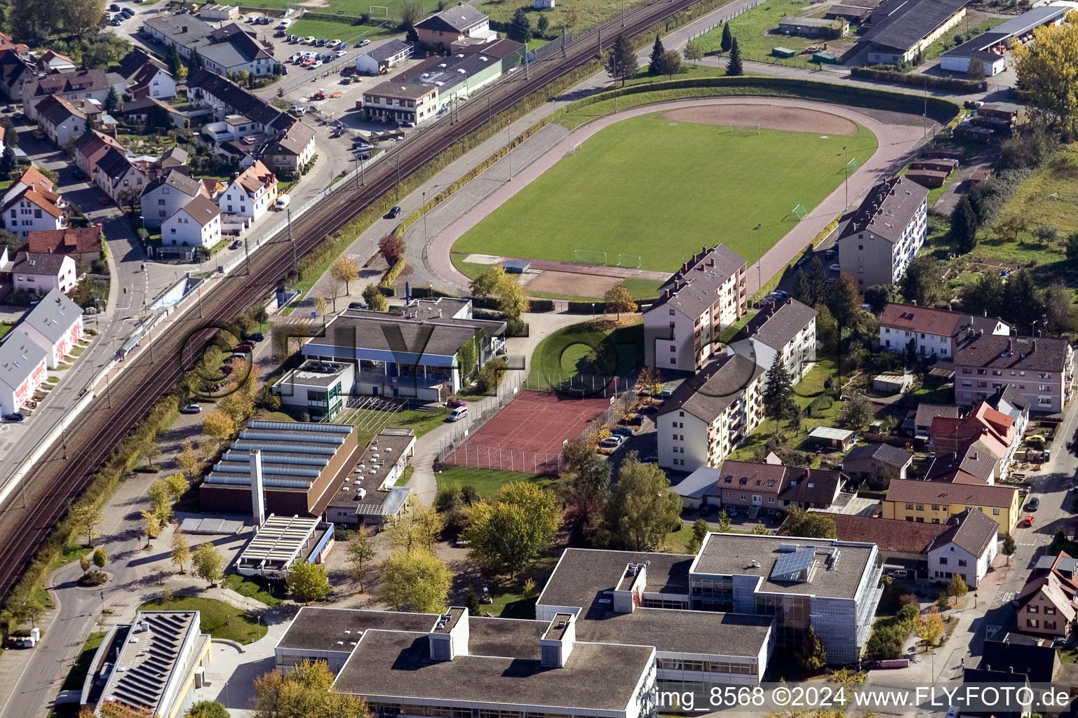 Vue aérienne de Stade TSV Berghausen à le quartier Berghausen in Pfinztal dans le département Bade-Wurtemberg, Allemagne