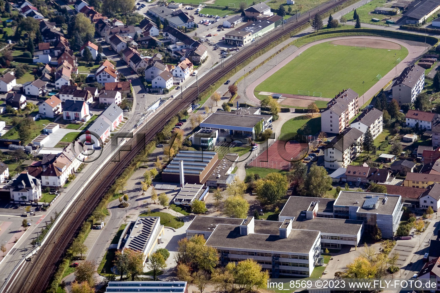 Vue aérienne de Stade TSV Berghausen à le quartier Berghausen in Pfinztal dans le département Bade-Wurtemberg, Allemagne