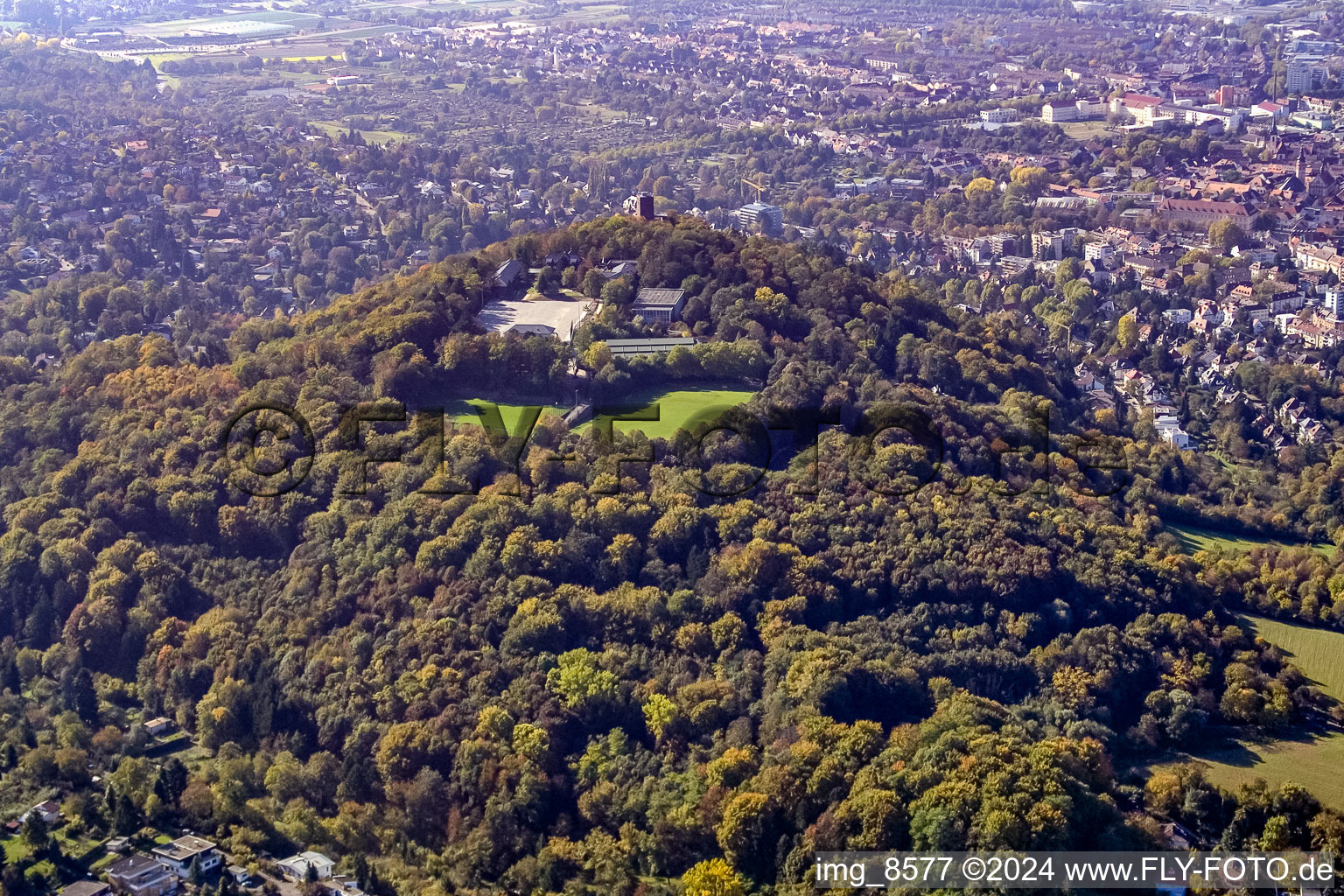 Photographie aérienne de Turmberg depuis l'est à le quartier Durlach in Karlsruhe dans le département Bade-Wurtemberg, Allemagne