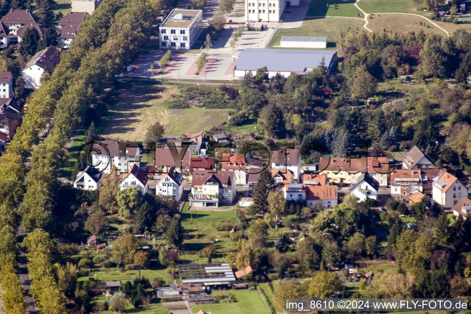 Quartier Durlach in Karlsruhe dans le département Bade-Wurtemberg, Allemagne du point de vue du drone