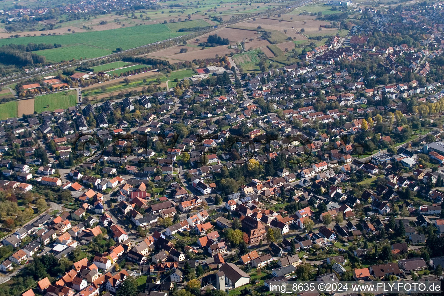 Vue aérienne de Grünwettersbach à le quartier Palmbach in Karlsruhe dans le département Bade-Wurtemberg, Allemagne