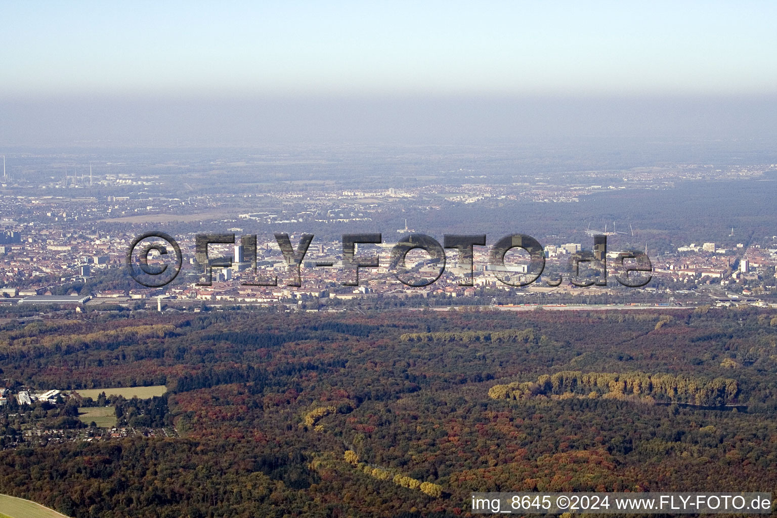 Vue aérienne de Oberwald du sud-est à le quartier Durlach in Karlsruhe dans le département Bade-Wurtemberg, Allemagne