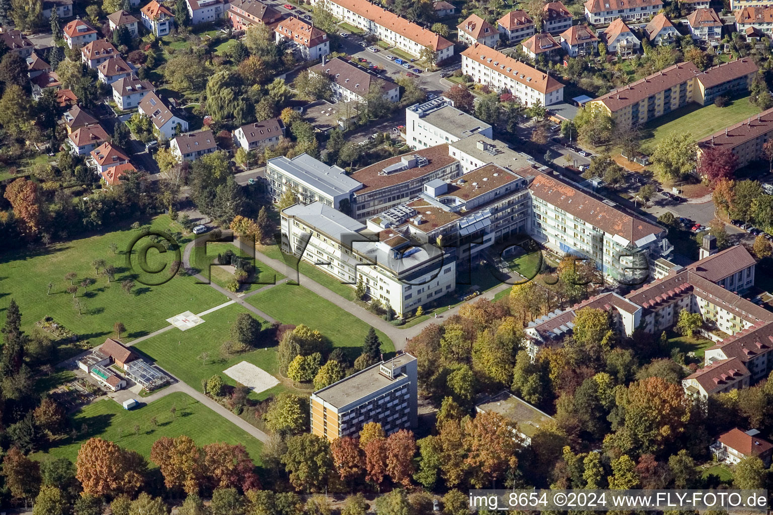 Vue aérienne de Terrain de l'hôpital Ev. Institution diaconesse Karlsruhe-Rüppurr à le quartier Rüppurr in Karlsruhe dans le département Bade-Wurtemberg, Allemagne