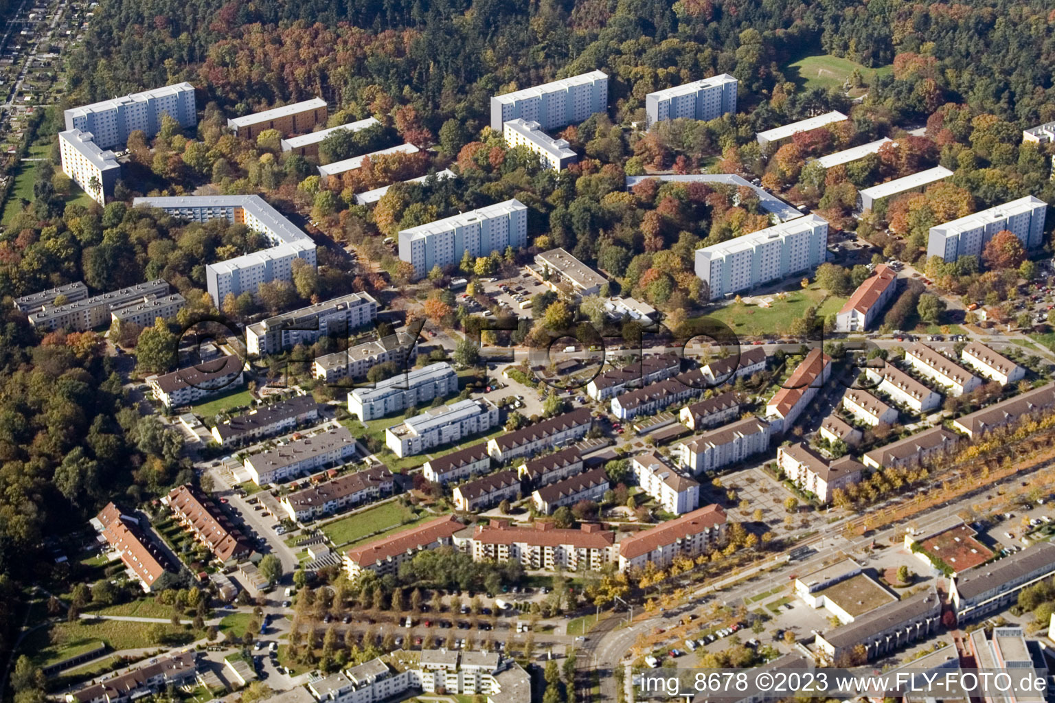 Vue aérienne de Quartier Oberreut in Karlsruhe dans le département Bade-Wurtemberg, Allemagne