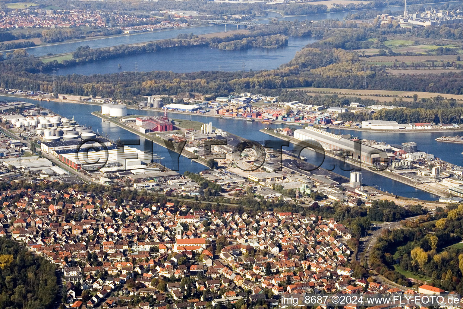 Vue aérienne de Et port du sud-est à le quartier Daxlanden in Karlsruhe dans le département Bade-Wurtemberg, Allemagne