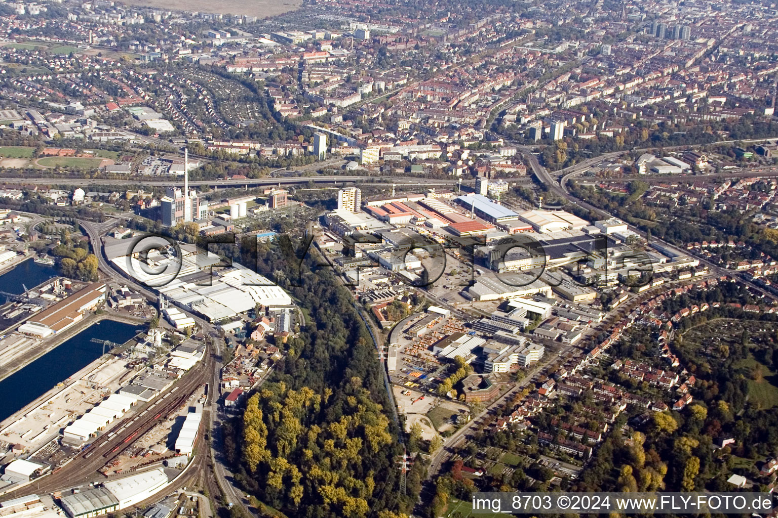 Image drone de Quartier Rheinhafen in Karlsruhe dans le département Bade-Wurtemberg, Allemagne