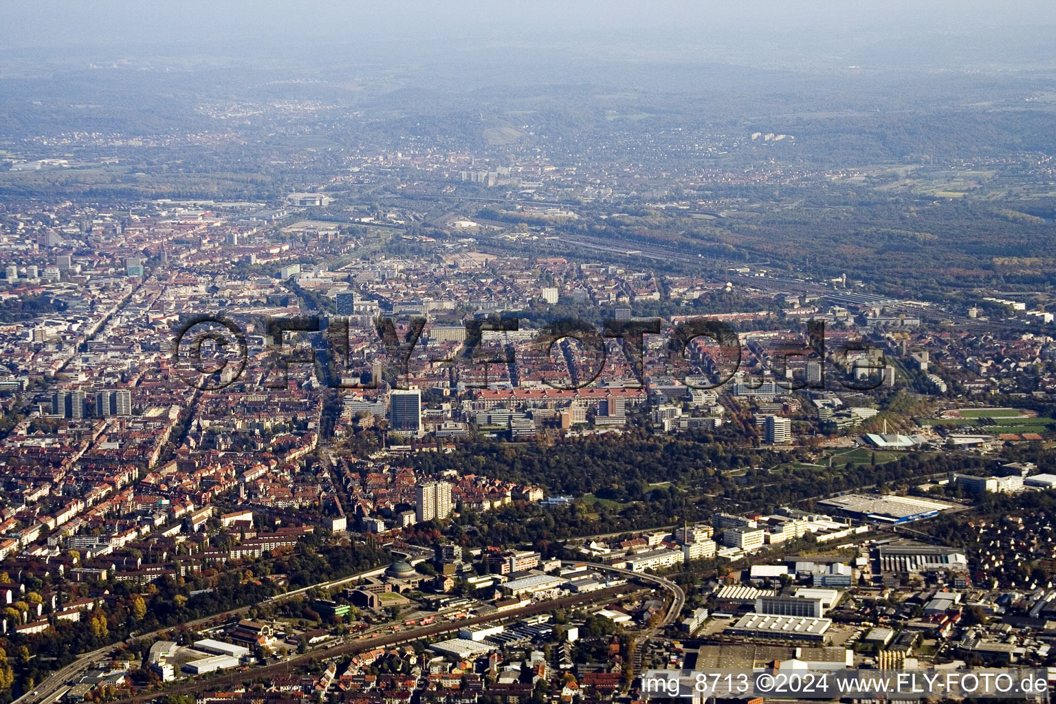 Vue aérienne de De l'ouest à le quartier Südweststadt in Karlsruhe dans le département Bade-Wurtemberg, Allemagne