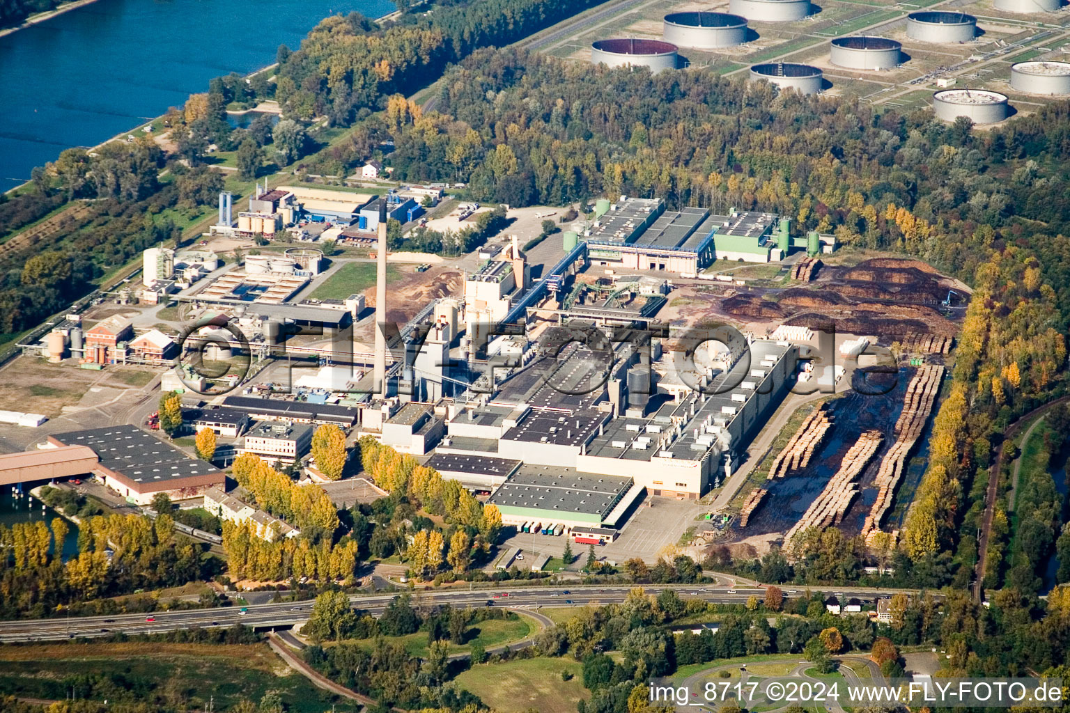 Vue aérienne de Stora Enso à le quartier Knielingen in Karlsruhe dans le département Bade-Wurtemberg, Allemagne