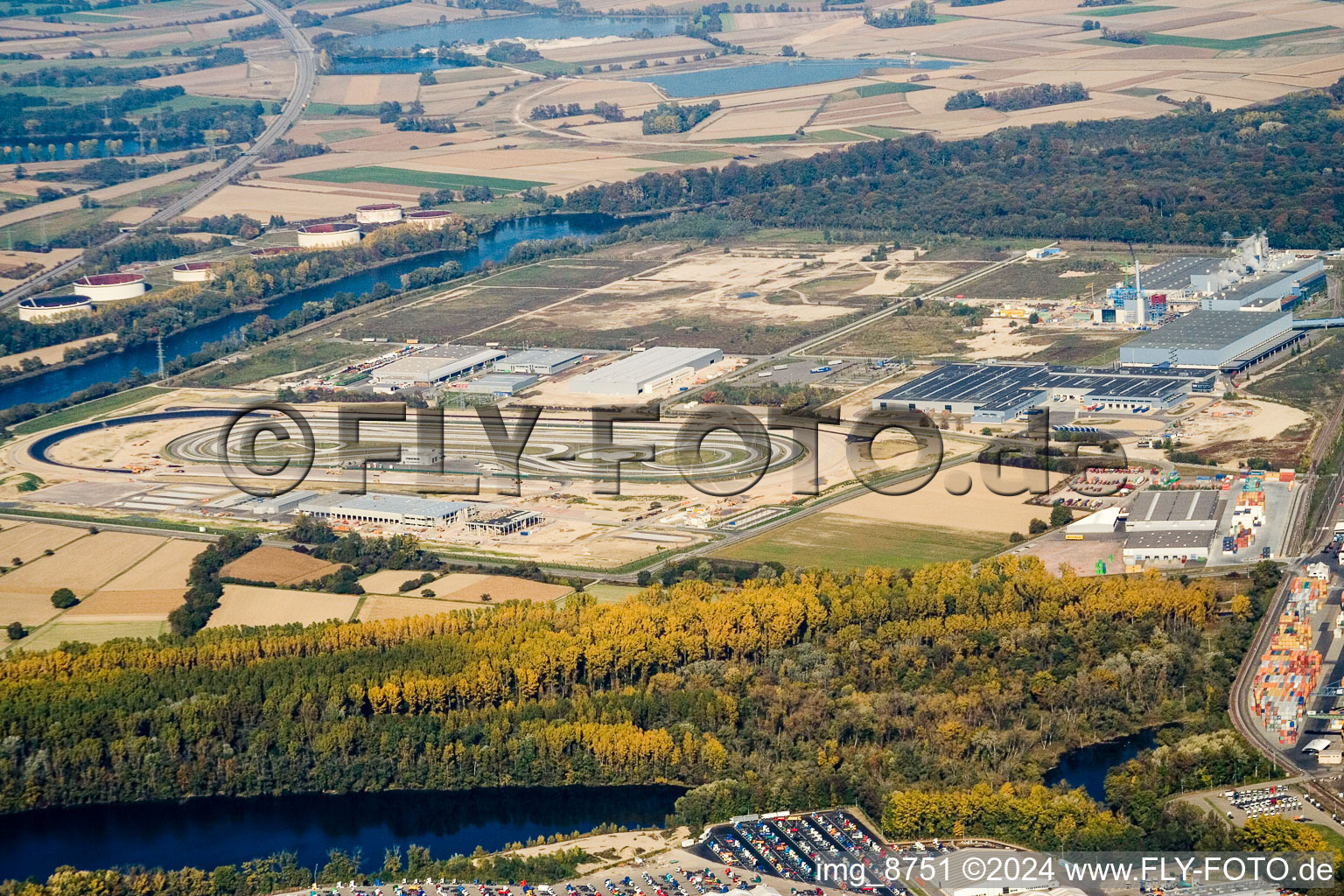 Vue aérienne de Piste d'essai Daimler dans la zone industrielle d'Oberwald à Wörth am Rhein dans le département Rhénanie-Palatinat, Allemagne