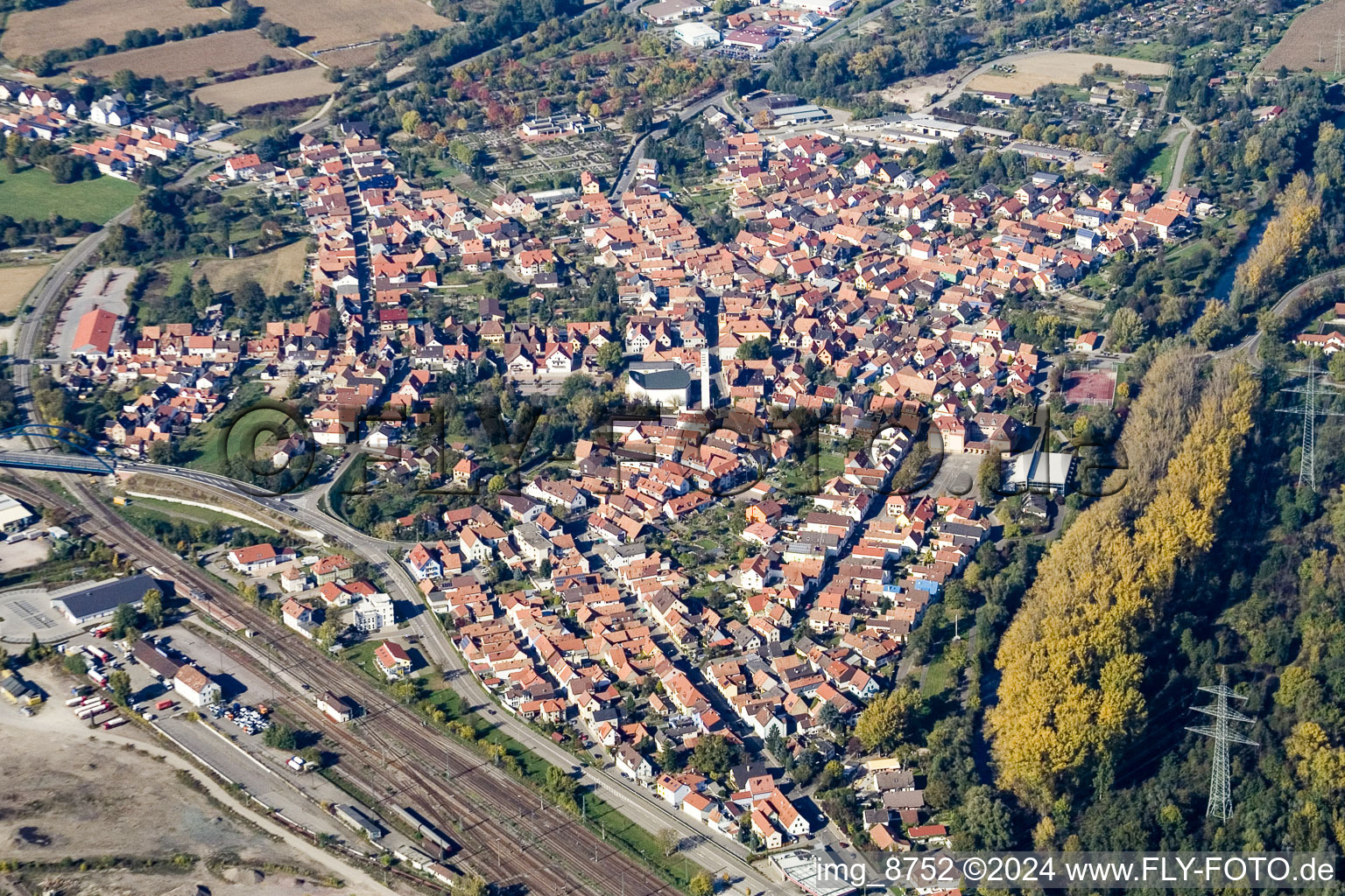 Vue aérienne de Altworth à Wörth am Rhein dans le département Rhénanie-Palatinat, Allemagne