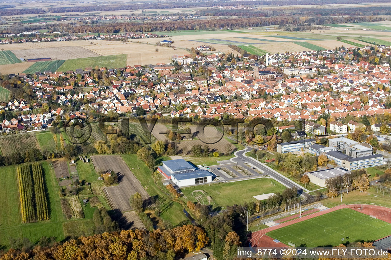 Image drone de Bienwaldhalle à Kandel dans le département Rhénanie-Palatinat, Allemagne