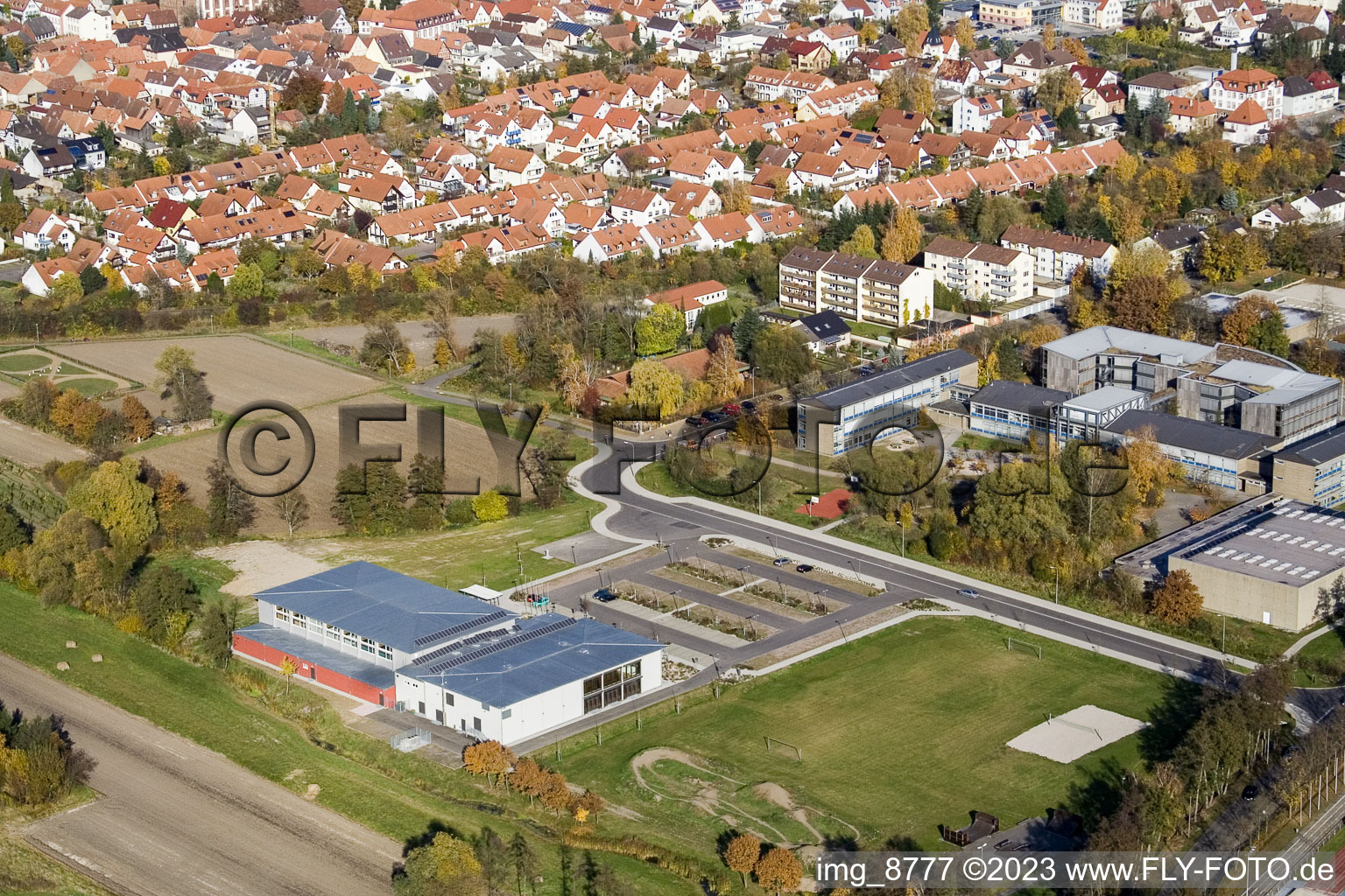Bienwaldhalle à Kandel dans le département Rhénanie-Palatinat, Allemagne d'un drone