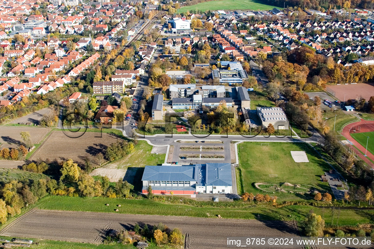 Vue oblique de Bienwaldhalle à Kandel dans le département Rhénanie-Palatinat, Allemagne