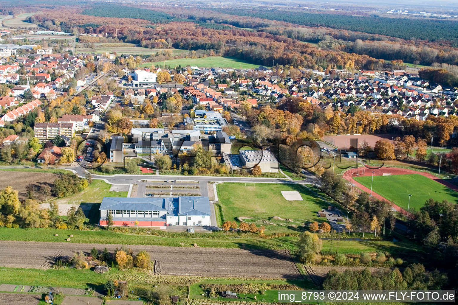 Bienwaldhalle à Kandel dans le département Rhénanie-Palatinat, Allemagne depuis l'avion