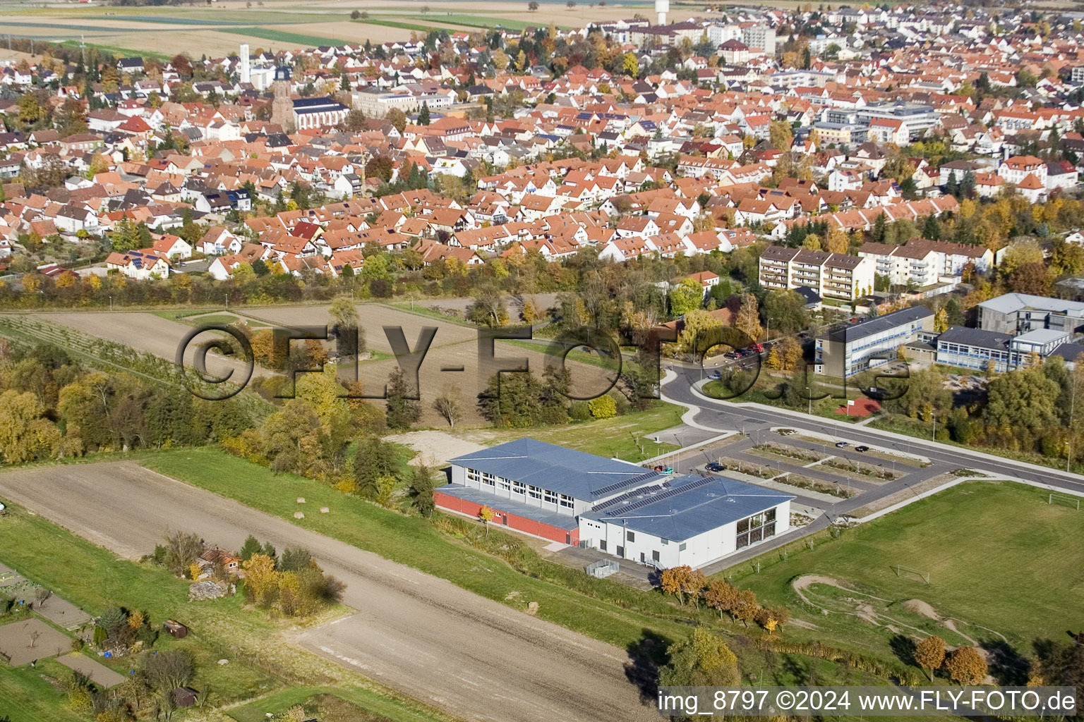 Image drone de Bienwaldhalle à Kandel dans le département Rhénanie-Palatinat, Allemagne