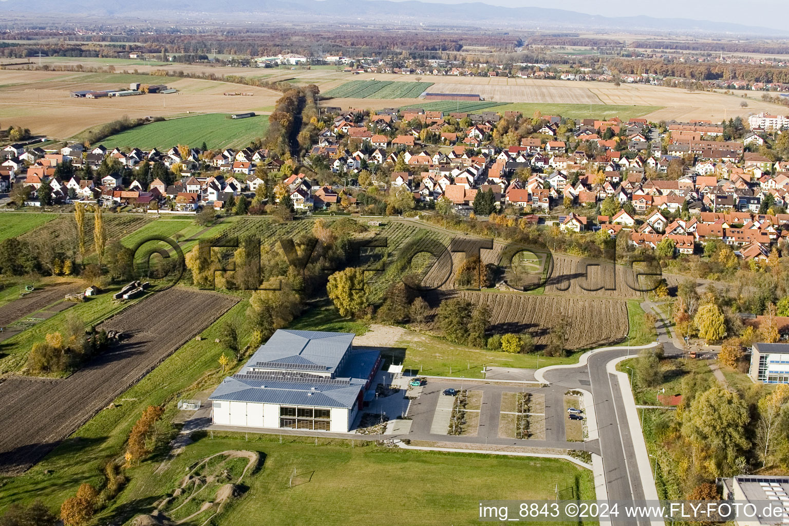 Bienwaldhalle à Kandel dans le département Rhénanie-Palatinat, Allemagne depuis l'avion