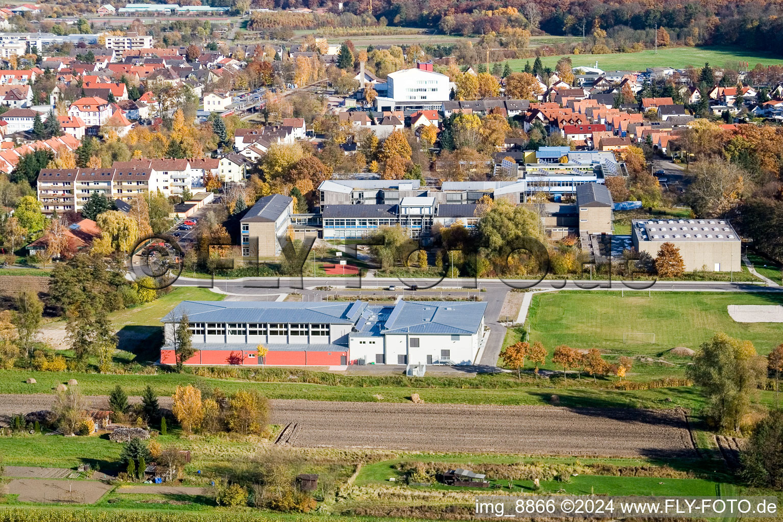 Bienwaldhalle à Kandel dans le département Rhénanie-Palatinat, Allemagne depuis l'avion