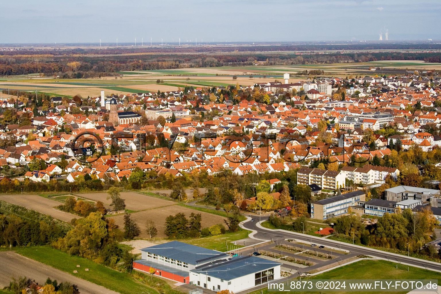 Bienwaldhalle à Kandel dans le département Rhénanie-Palatinat, Allemagne vu d'un drone