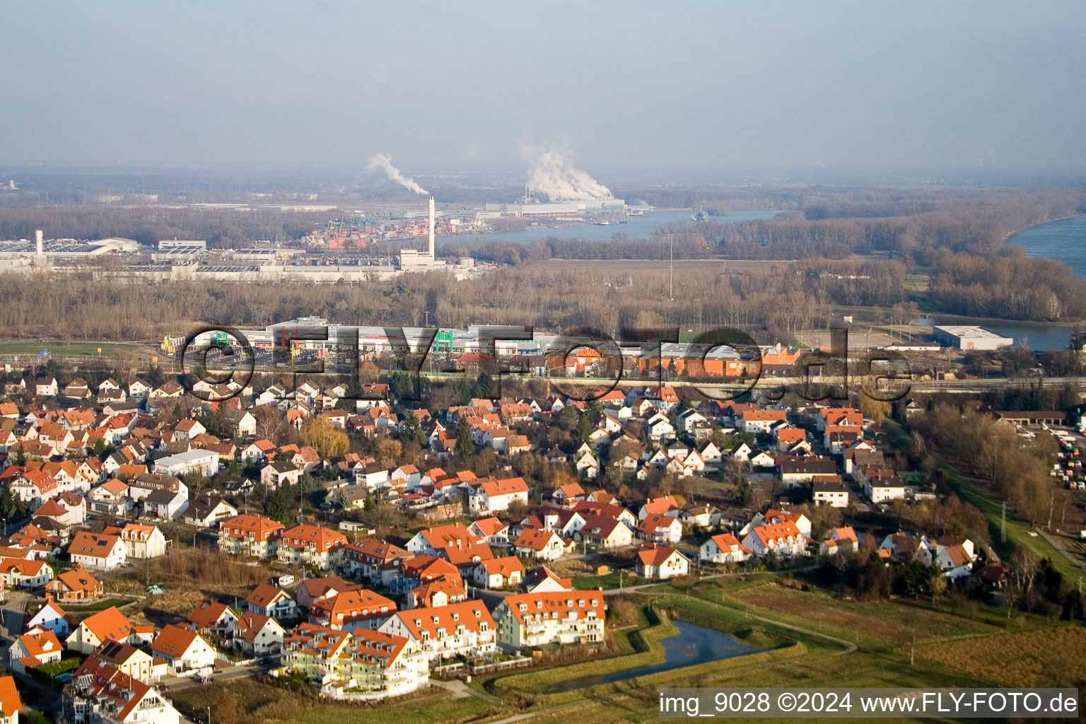 Quartier Maximiliansau in Wörth am Rhein dans le département Rhénanie-Palatinat, Allemagne d'en haut