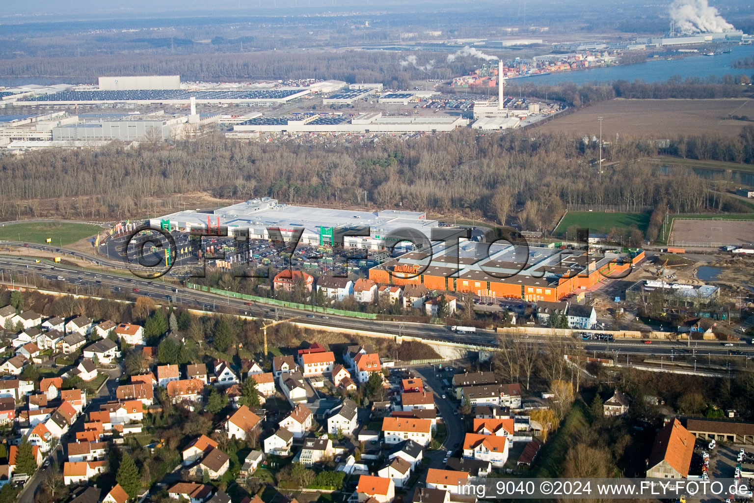 Image drone de Centre Maximilien à le quartier Maximiliansau in Wörth am Rhein dans le département Rhénanie-Palatinat, Allemagne