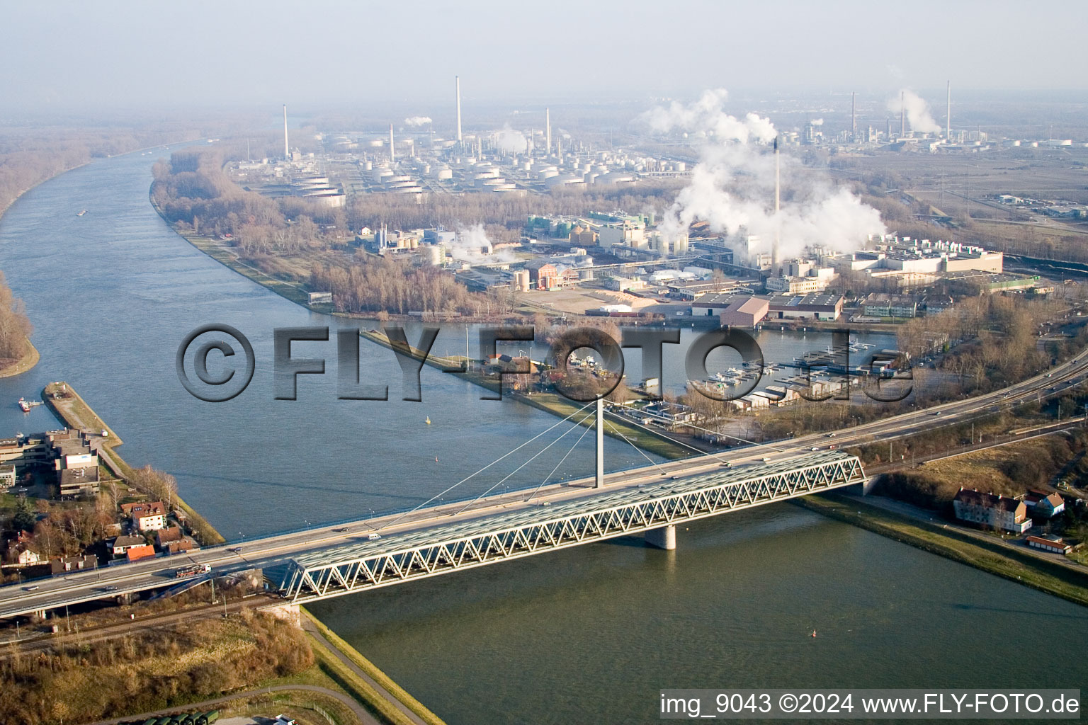 Centre Maximilien à le quartier Maximiliansau in Wörth am Rhein dans le département Rhénanie-Palatinat, Allemagne vu d'un drone