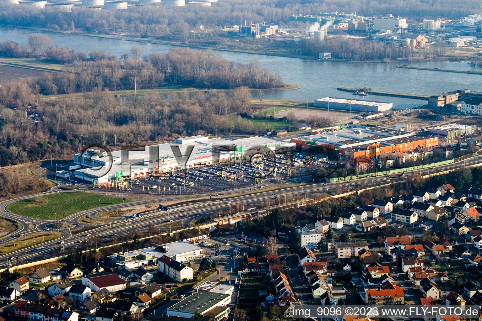 Photographie aérienne de Centre Maximilien à le quartier Maximiliansau in Wörth am Rhein dans le département Rhénanie-Palatinat, Allemagne