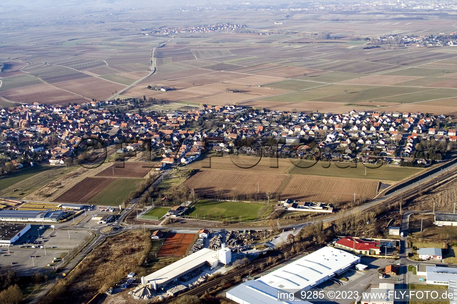 Vue aérienne de Du sud, zone commerciale à Rohrbach dans le département Rhénanie-Palatinat, Allemagne