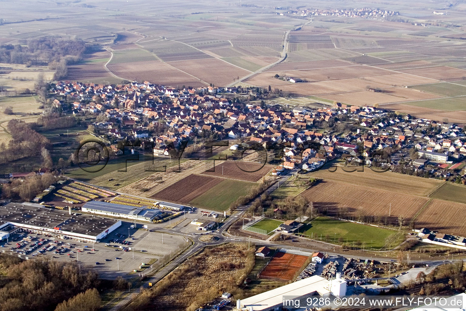 Vue aérienne de Du sud, zone commerciale à Rohrbach dans le département Rhénanie-Palatinat, Allemagne