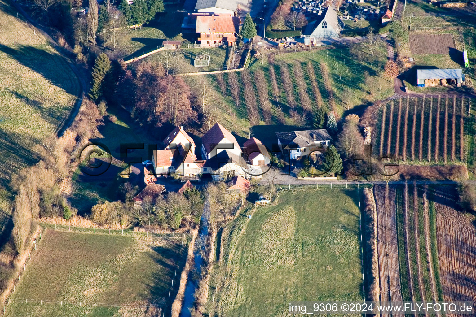 Moulin à vent à Winden dans le département Rhénanie-Palatinat, Allemagne depuis l'avion