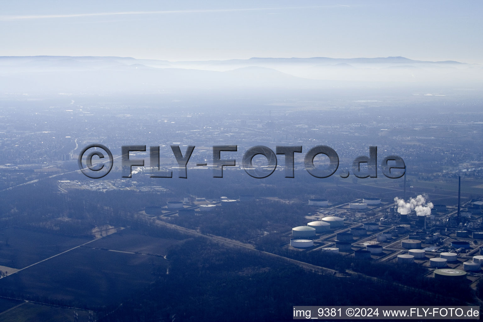 Photographie aérienne de Raffineries N de Knielingen à le quartier Knielingen in Karlsruhe dans le département Bade-Wurtemberg, Allemagne