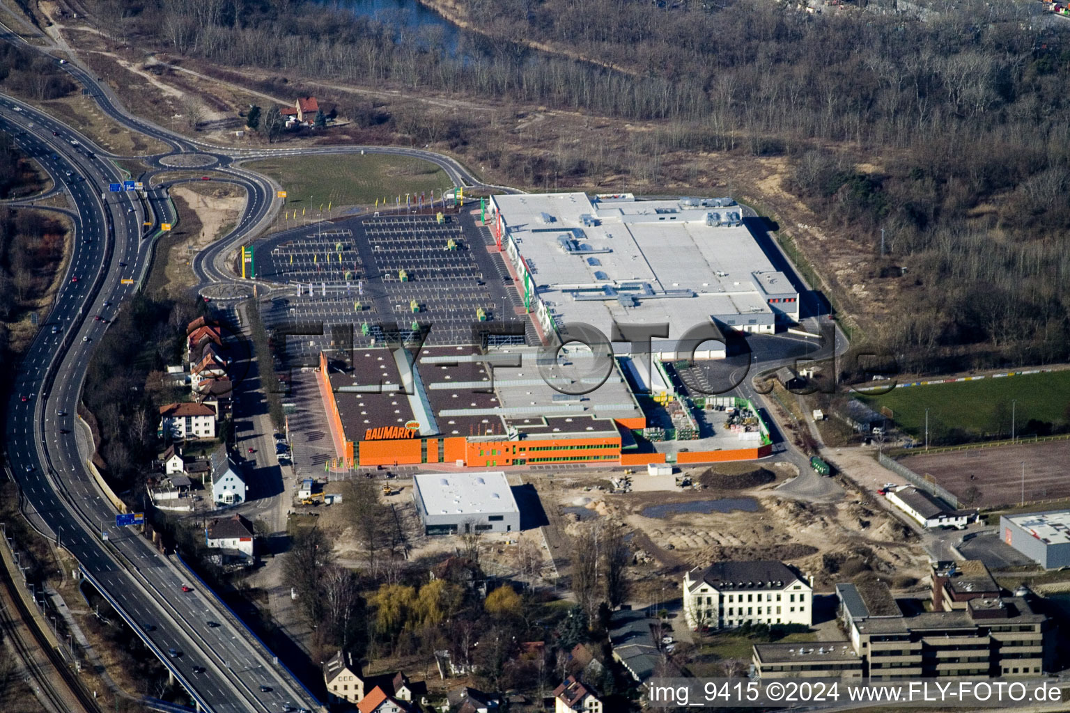 Vue aérienne de Centre Maximiliens depuis l'ouest à le quartier Maximiliansau in Wörth am Rhein dans le département Rhénanie-Palatinat, Allemagne