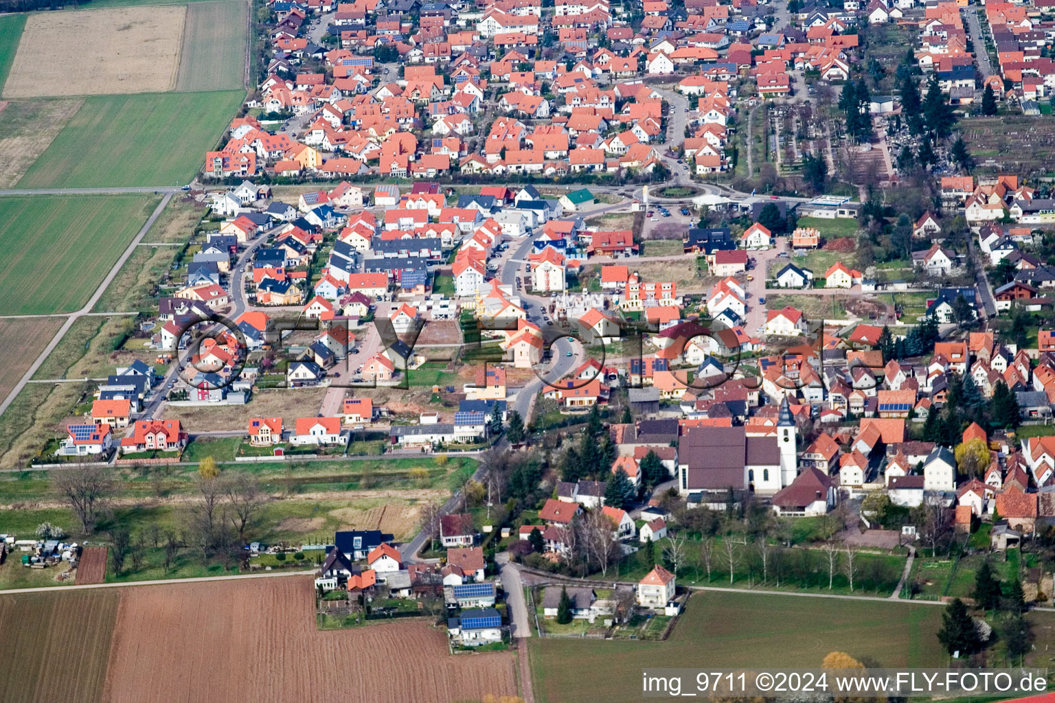 Vue oblique de Du sud-ouest à le quartier Offenbach in Offenbach an der Queich dans le département Rhénanie-Palatinat, Allemagne