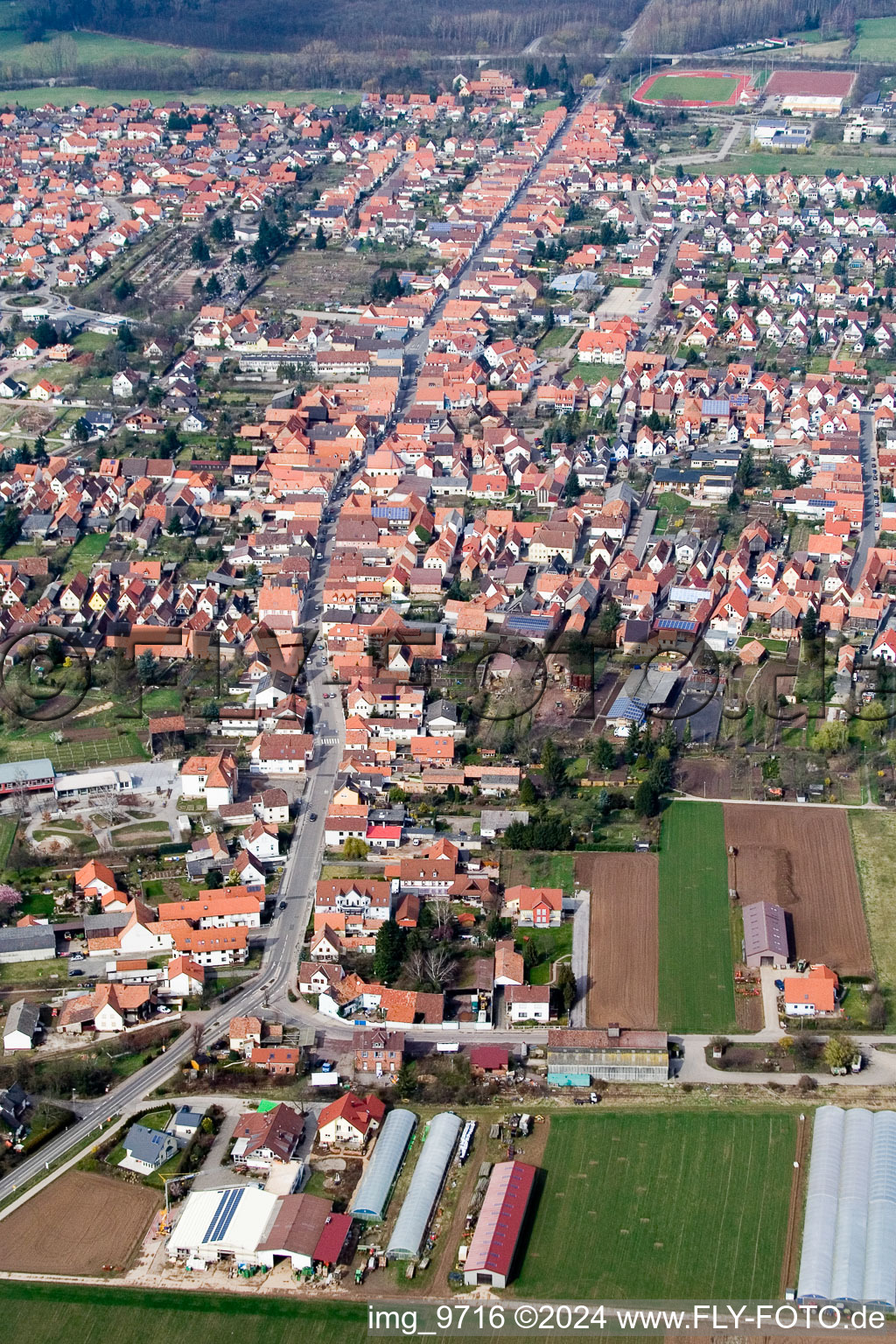 Du sud-ouest à le quartier Offenbach in Offenbach an der Queich dans le département Rhénanie-Palatinat, Allemagne vue d'en haut