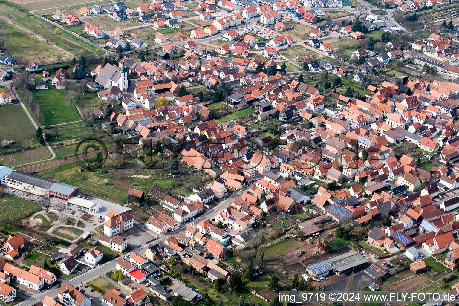 Offenbach an der Queich dans le département Rhénanie-Palatinat, Allemagne vue du ciel