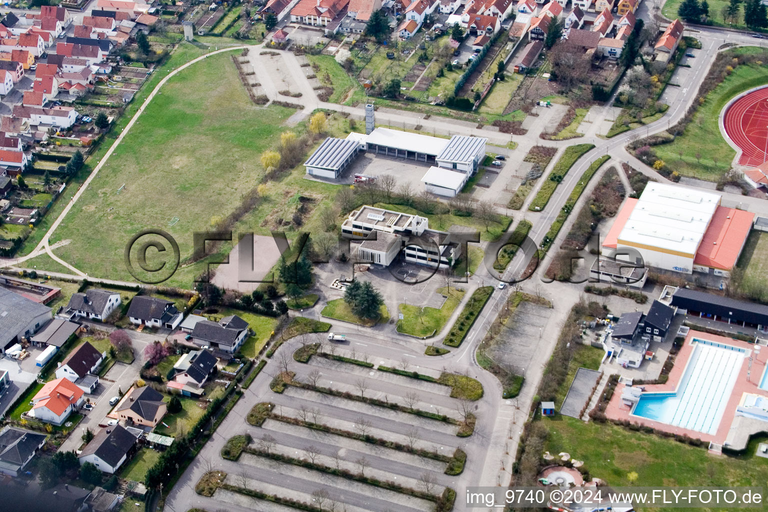 Association des Mairies à Offenbach an der Queich dans le département Rhénanie-Palatinat, Allemagne d'en haut
