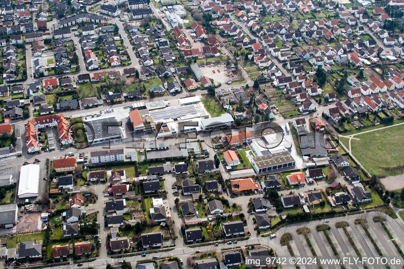 Offenbach an der Queich dans le département Rhénanie-Palatinat, Allemagne depuis l'avion